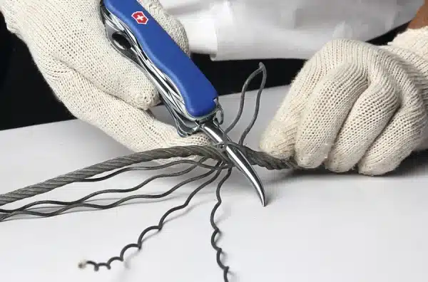 Cortaplumas Skipper Pro 0.8503.2MW marca Victorinox - Imagen 4